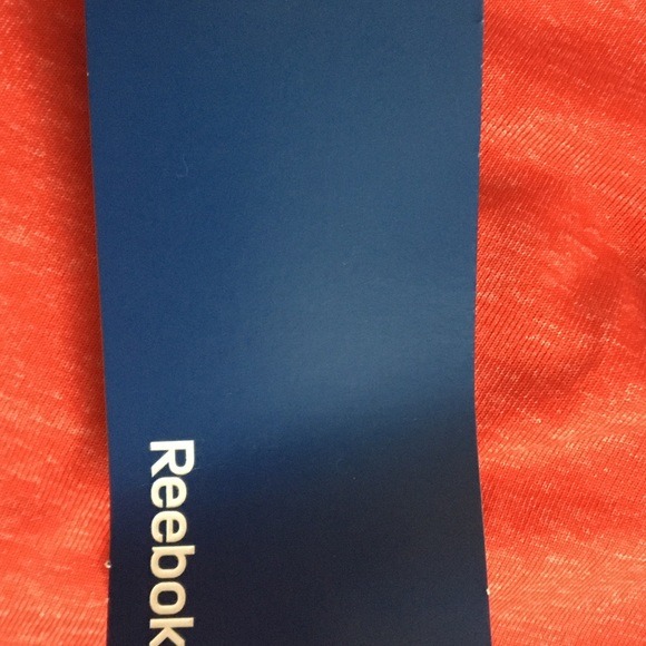 Men’s Reebok Red Active Sports Tee Small Size - Picture 4 of 4